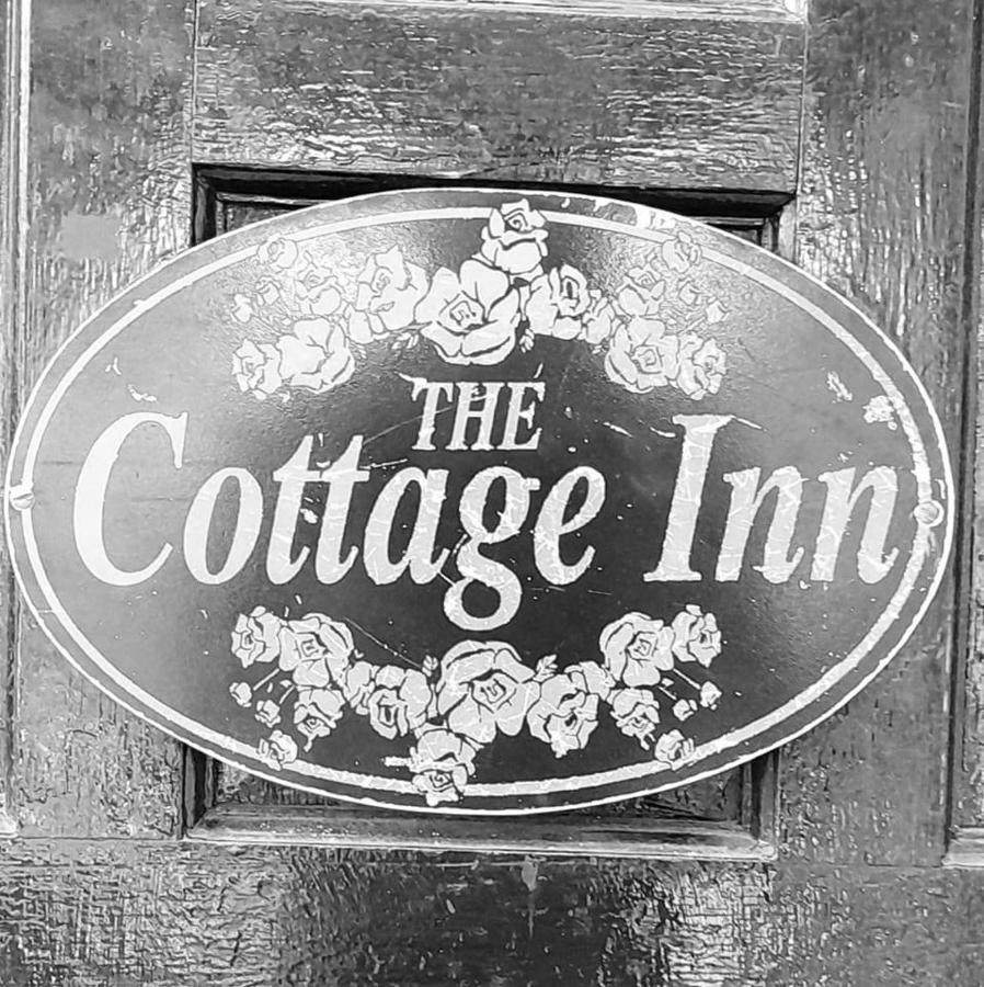 ولياندايلو The Cottage Inn المظهر الخارجي الصورة